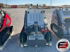 UNUSED 2025 PC ST28H-6 STAND ON MULTI TERRAIN LOADER