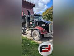 TRI AXLE DUMP TRUCK VIN: 1NKDLUOX82J898131