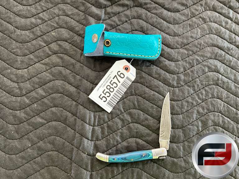 HANDCRAFTED DAMASCUS STEEL FOLDING KNIFE MEASURING APPROXIMATELY 8 1/2 INCHES