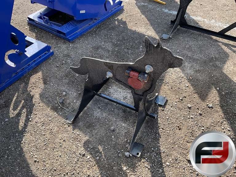 3/8 AR500 STEEL COYOTYE TARGET WITH HEART FLAPPER