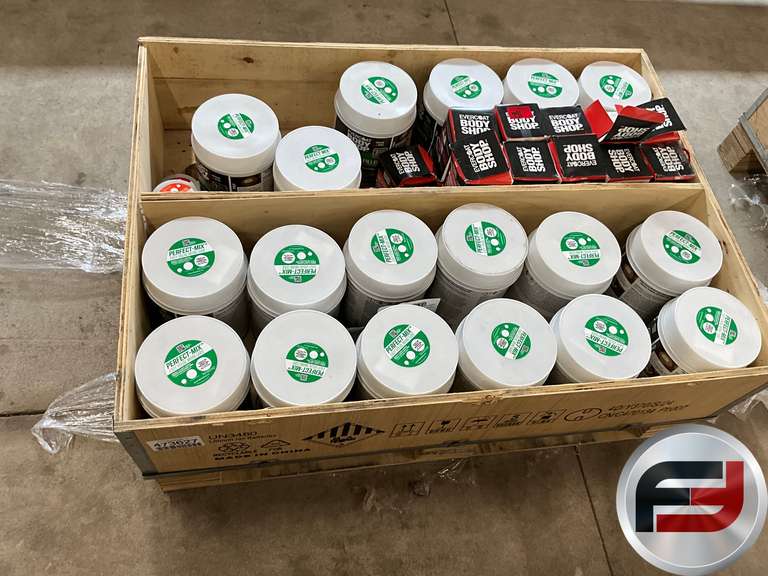 PALLET OF MISC AUTOMOTIVE BODY SHOP BONDO,FIBERGLASS REPAIR