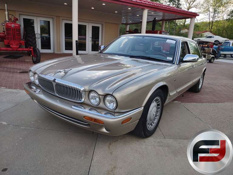 1999 JAGUAR XJ8 VIN: SAJKX6046XC857590