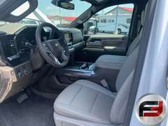 2024 CHEVROLET SILVERADO HD LTZ CREW CAB 4X4 PICKUP VIN: 1GC4YUEY4RF210658