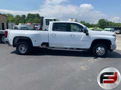 2024 CHEVROLET SILVERADO HD LTZ CREW CAB 4X4 PICKUP VIN: 1GC4YUEY4RF210658