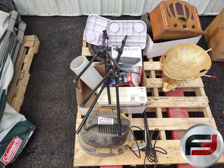 PALLET OF MISC HOUSEHOLD ITEMS CONDITION UNKNOWN