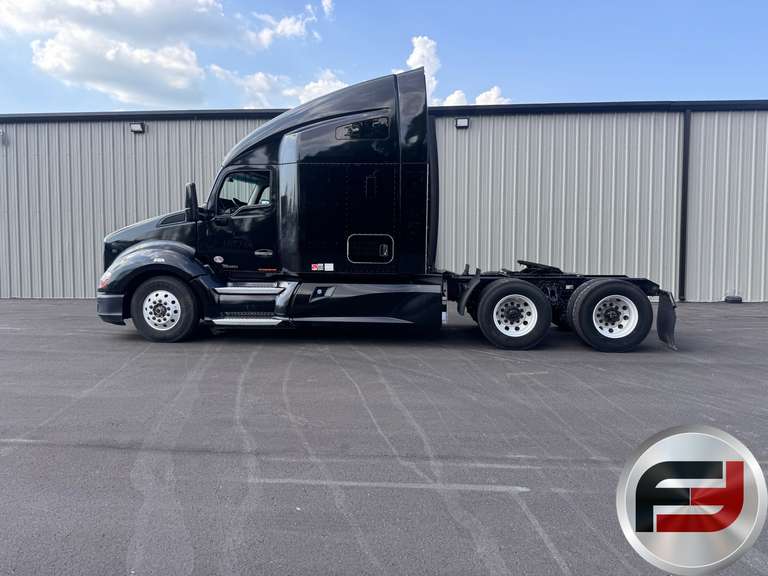 2018 KENWORTH T680 TANDEM AXLE TRUCK TRACTOR VIN: 1XKYD49X9JJ182392