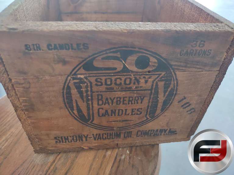 VINTAGE SOCONY BAYBERRY CANDLES WOODEN CRATE AND FORD CLOCK