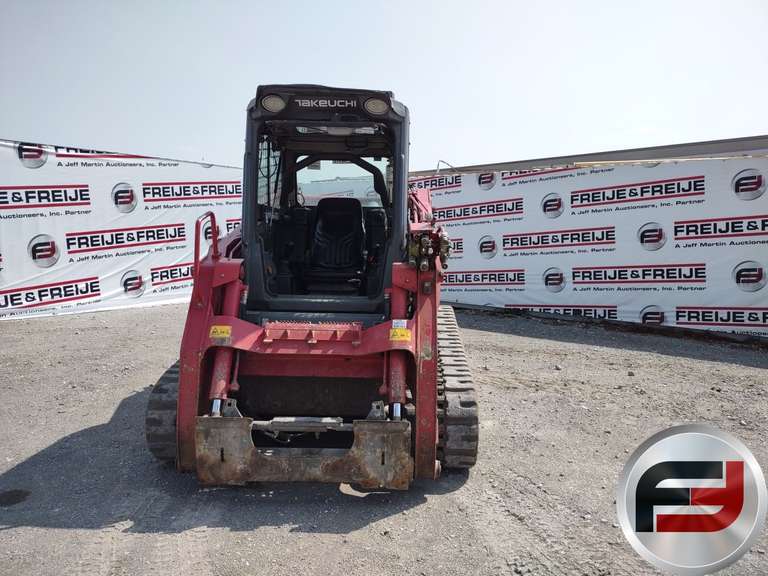 TAKEUCHI TL12V2 MULTI TERRAIN LOADER SN: 412001817