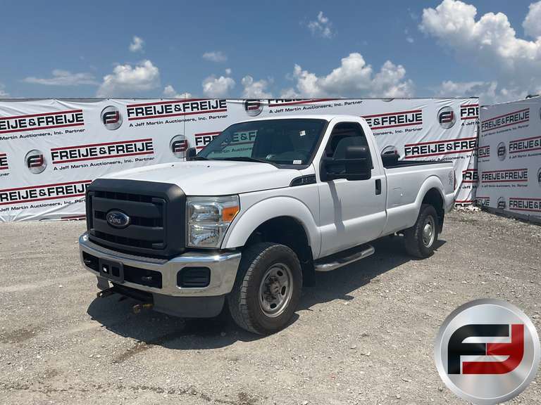 2013 FORD F-250 XL REGULAR CAB 4X4 PICKUP   VIN: 1FTBF2B66DEA30472