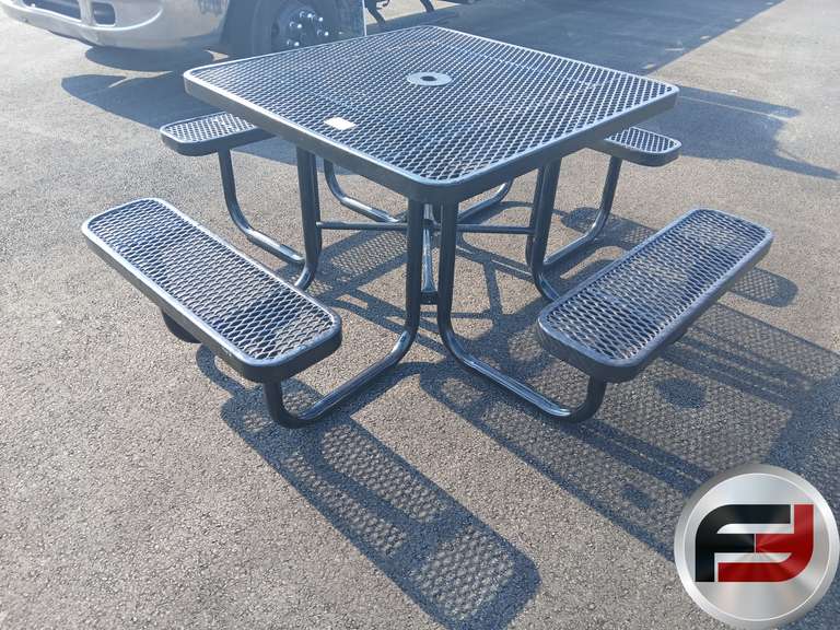 1 STEEL PICNIC TABLE