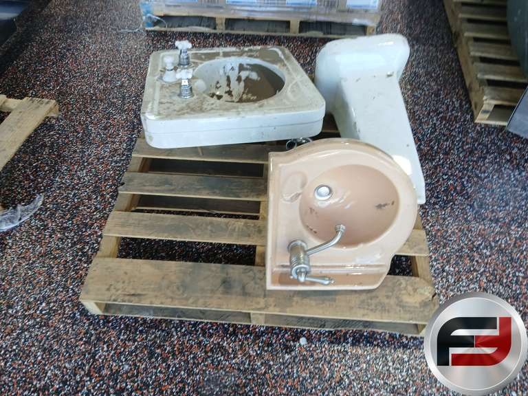 2 ANTIQUE PORCELAIN SINKS