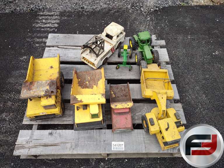 PALLET TONKA TRUCKS 2 JOHN DEERE TRACTORS