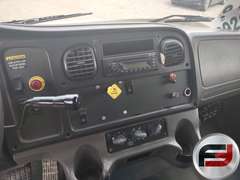 2008 FREIGHTLINER M2 SINGLE AXLE VAN TRUCK VIN: 1FVACWDT28HZ51899