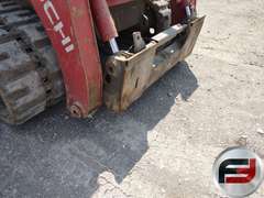 TAKEUCHI TL12V2 MULTI TERRAIN LOADER SN: 412001817
