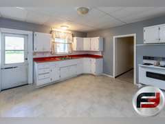 206 W WALL ST. ADVANCE, INDIANA 46102, EXPERIENCE THE CHARM