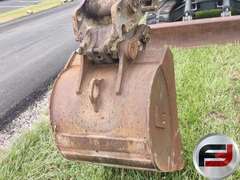 GEHL G8003RD HYDRAULIC EXCAVATOR SN: AH00690