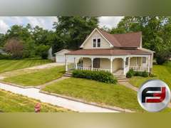 206 W WALL ST. ADVANCE, INDIANA 46102, EXPERIENCE THE CHARM