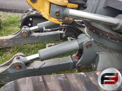 GEHL G8003RD HYDRAULIC EXCAVATOR SN: AH00690