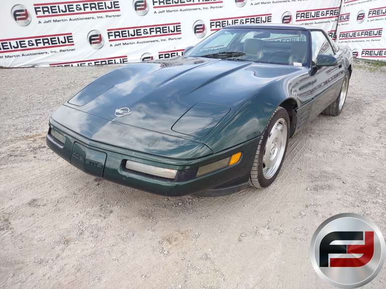 1993 CHEVROLET CORVETTE VIN: 1G1YY23P4P5120924