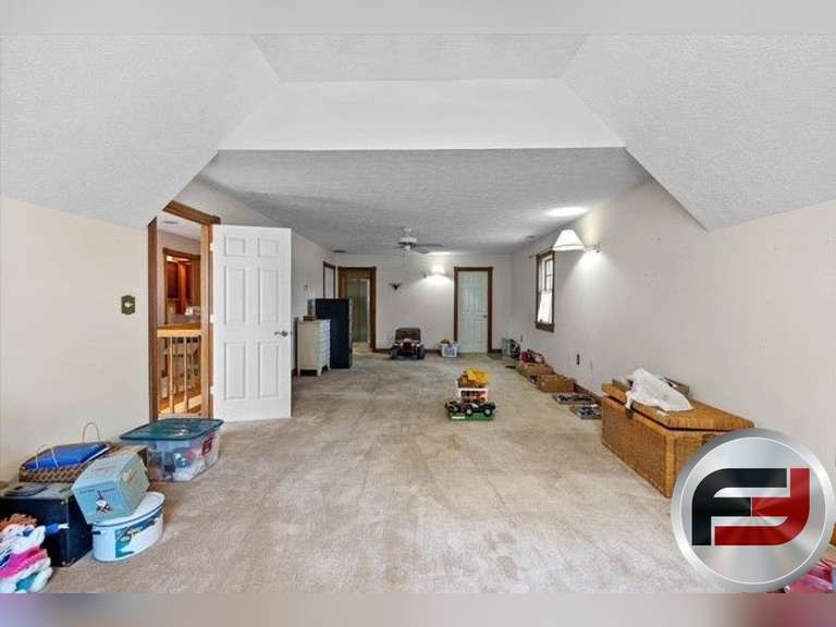 7516 SOUTH COUNTY ROAD 300 WEST CLAYTON, INDIANA 46118