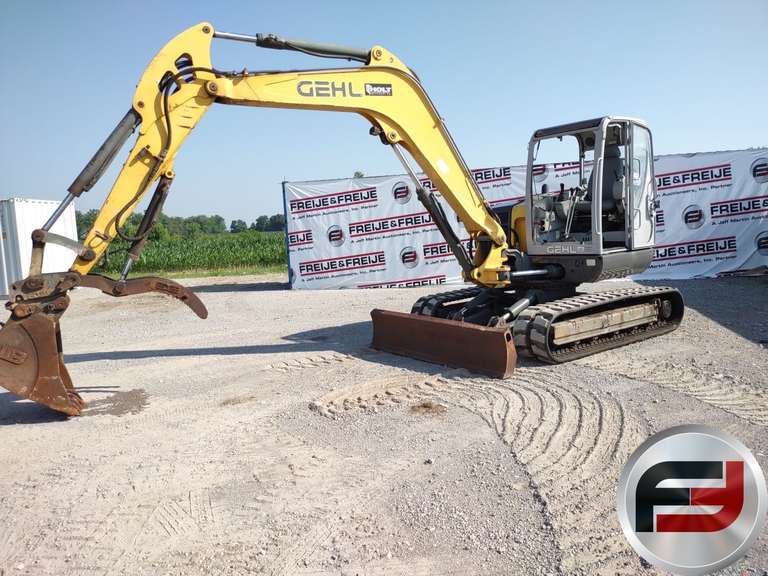 GEHL G8003RD HYDRAULIC EXCAVATOR SN: AH00690