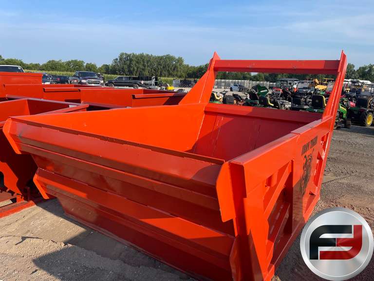 UNUSED 2025 7 YARD BEDDING BOX