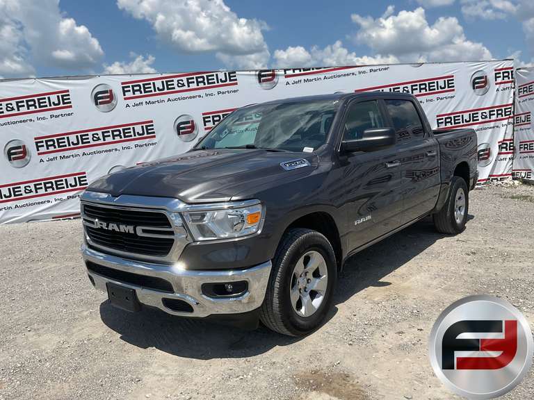 2020 RAM 1500 BIG HORN CREW CAB 4X4 PICKUP VIN: 1C6RRFFG8LN377100