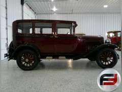 1929 PLYMOUTH MODEL U SEDAN