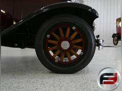1929 PLYMOUTH MODEL U SEDAN