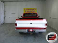 1984 CHEVROLET C20  VIN: 1GCGC24M8ES127394 PICKUP