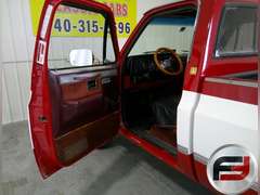 1984 CHEVROLET C20  VIN: 1GCGC24M8ES127394 PICKUP