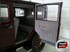 1929 PLYMOUTH MODEL U SEDAN