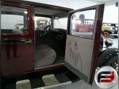 1929 PLYMOUTH MODEL U SEDAN