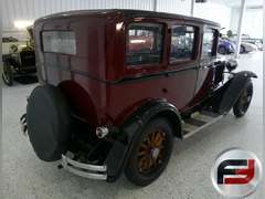 1929 PLYMOUTH MODEL U SEDAN
