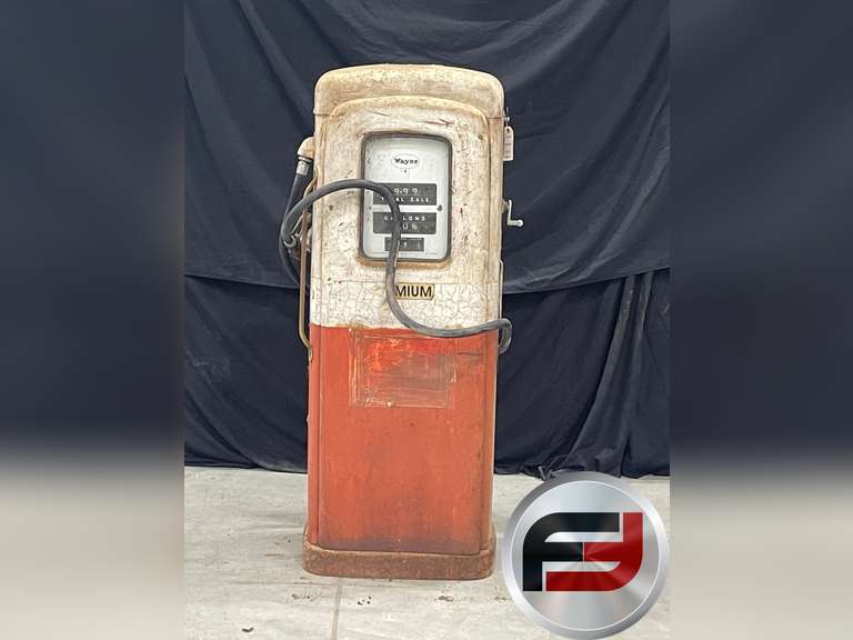 WAYNE GAS PUMP UNRESTORED,