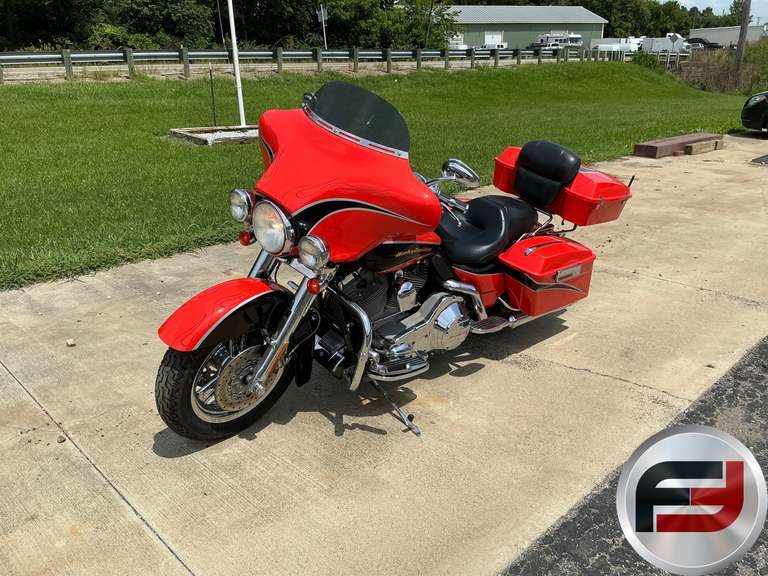 2004 HARLEY-DAVIDSON CVO ELECTRA GLIDE VIN: 1HD1PJE184Y953861 MOTORCYCLE