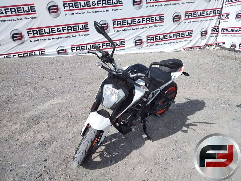 2020 KTM DUKE MOTORCYCLE VIN: MD2JPC407LC090112