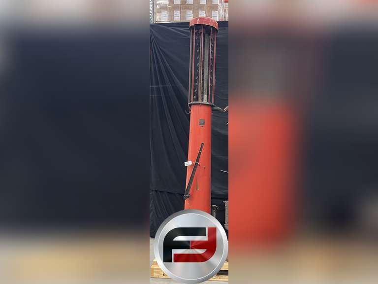 DAYTON VISIBLE GAS PUMP, UNRESTORED, NO GLOBE SN#74733 LRC378