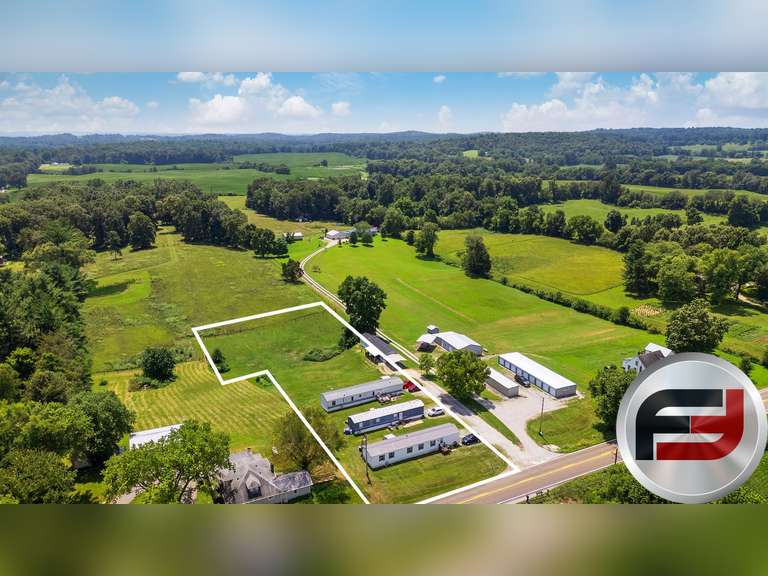 24 LILLY LANE SPRINGVILLE, IN 47462