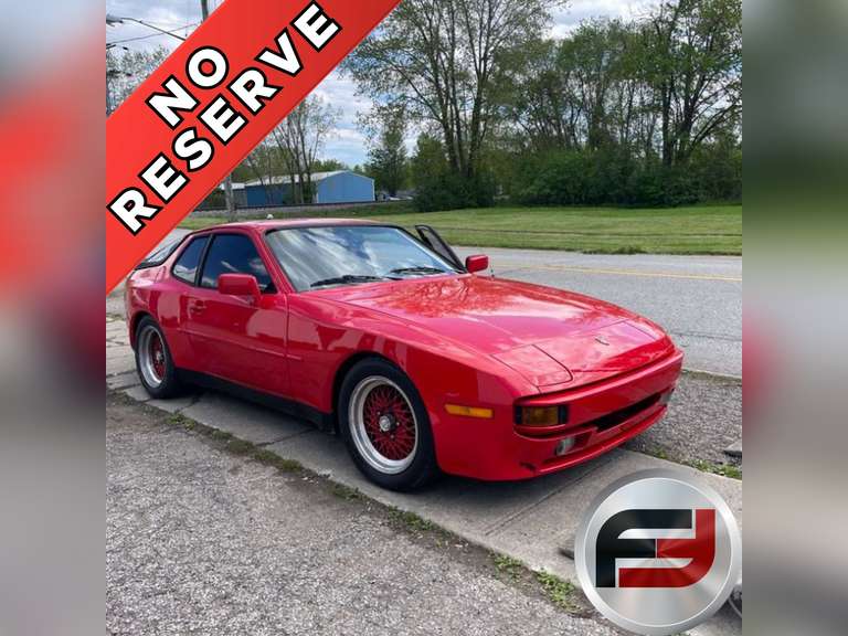 1984 PORSCHE 944 VIN: WP0AA0945EN464838