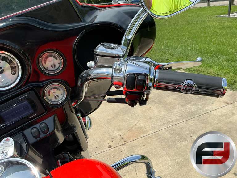 2004 HARLEY-DAVIDSON CVO ELECTRA GLIDE VIN: 1HD1PJE184Y953861 MOTORCYCLE
