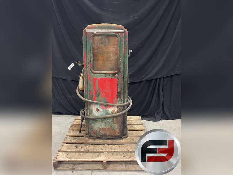 1947 TOKHEIM, GAS PUMP, UNRESTORED SN# 897559 MODEL 39