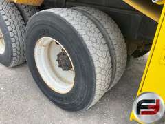 2004 INTERNATIONAL 7500 14 BOOM TRUCK VIN: 1HTWNADR84J014600