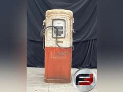 WAYNE GAS PUMP UNRESTORED,