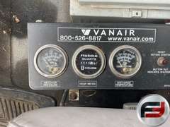 2004 INTERNATIONAL 7500 14 BOOM TRUCK VIN: 1HTWNADR84J014600