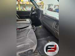 2005 GMC SIERRA 2500HD VIN: 1GTHK242X5E193871 4X4 REGULAR CAB PICKUP