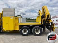 2004 INTERNATIONAL 7500 14 BOOM TRUCK VIN: 1HTWNADR84J014600