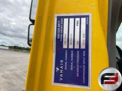 2004 INTERNATIONAL 7500 14 BOOM TRUCK VIN: 1HTWNADR84J014600