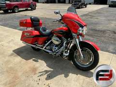 2004 HARLEY-DAVIDSON CVO ELECTRA GLIDE VIN: 1HD1PJE184Y953861 MOTORCYCLE