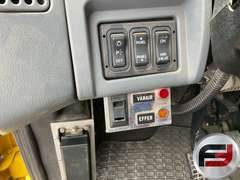 2004 INTERNATIONAL 7500 14 BOOM TRUCK VIN: 1HTWNADR84J014600